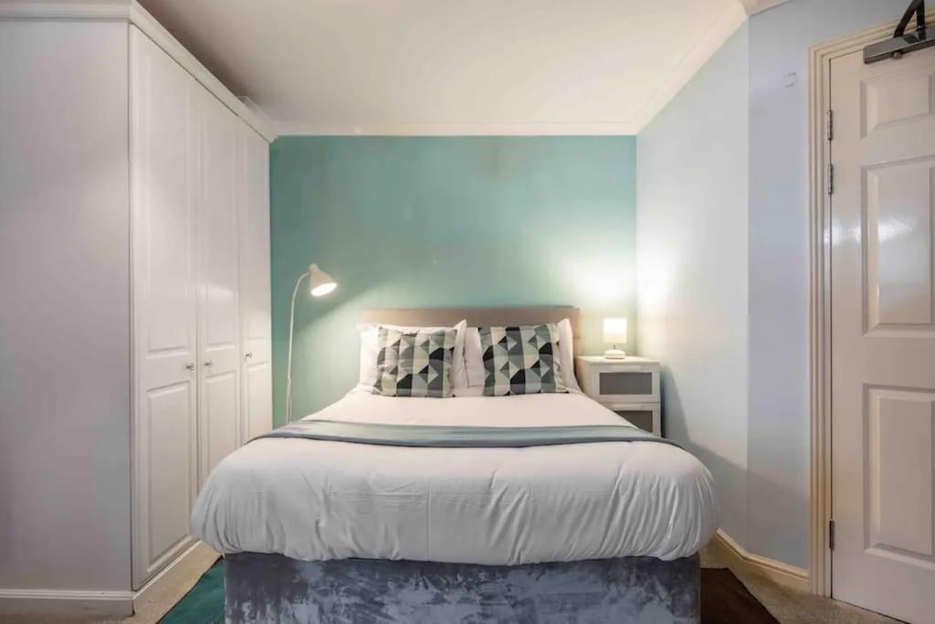 לונדון 1 Bedroom Flat With Free Parking מראה חיצוני תמונה